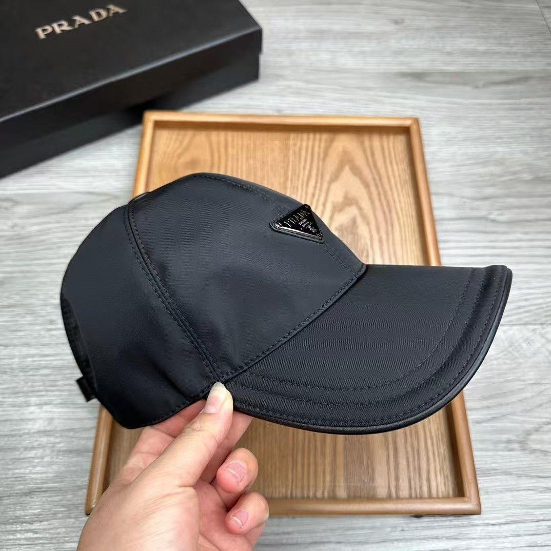 PRADA ナイロン ベースボール キャップ
