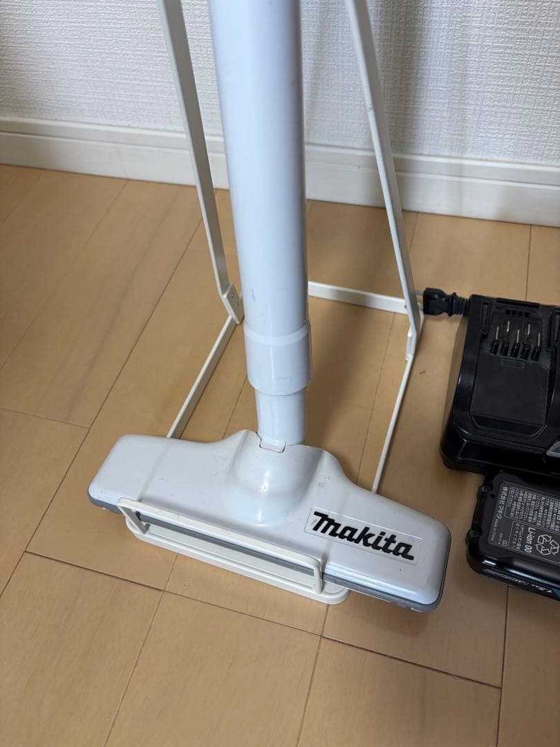 マキタCL107FDスティッククリーナー サイクロンアタッチメント付