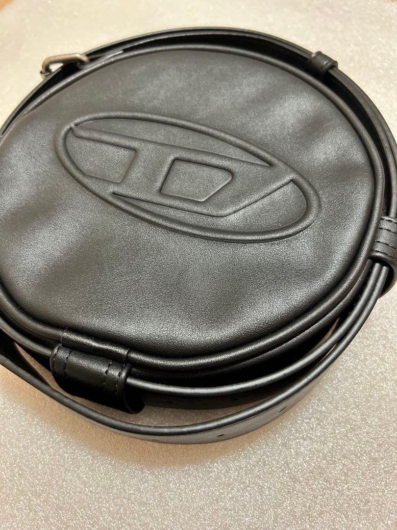 美品✨DIESEL ディーゼル ショルダーバッグ Dロゴ ラウンドボディバッグ