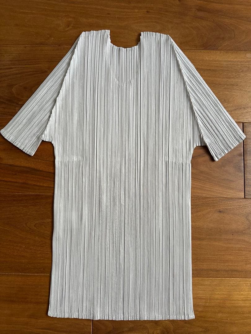 PLEATS PLEASEプリーツプリーズ 半袖Tシャツ ライトグレー