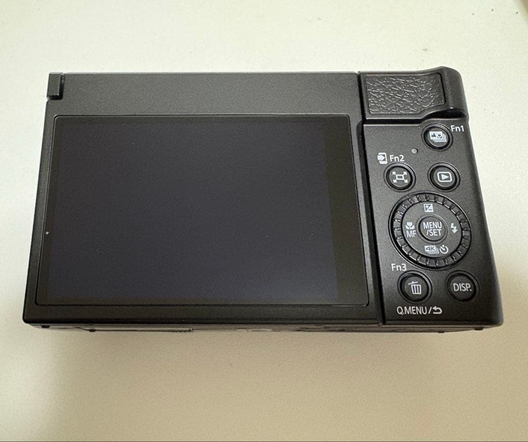 Panasonic LUMIX TZ99デジタルカメラ＆SDカード＆カメラケース