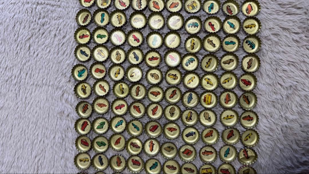 大迫力232個！スーパーカー王冠　昭和レトロ　コカコーラ　ファンタ　コレクション
