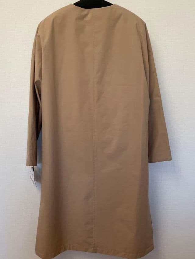 ゆうです 新品 中綿入りノーカラートレンチコート