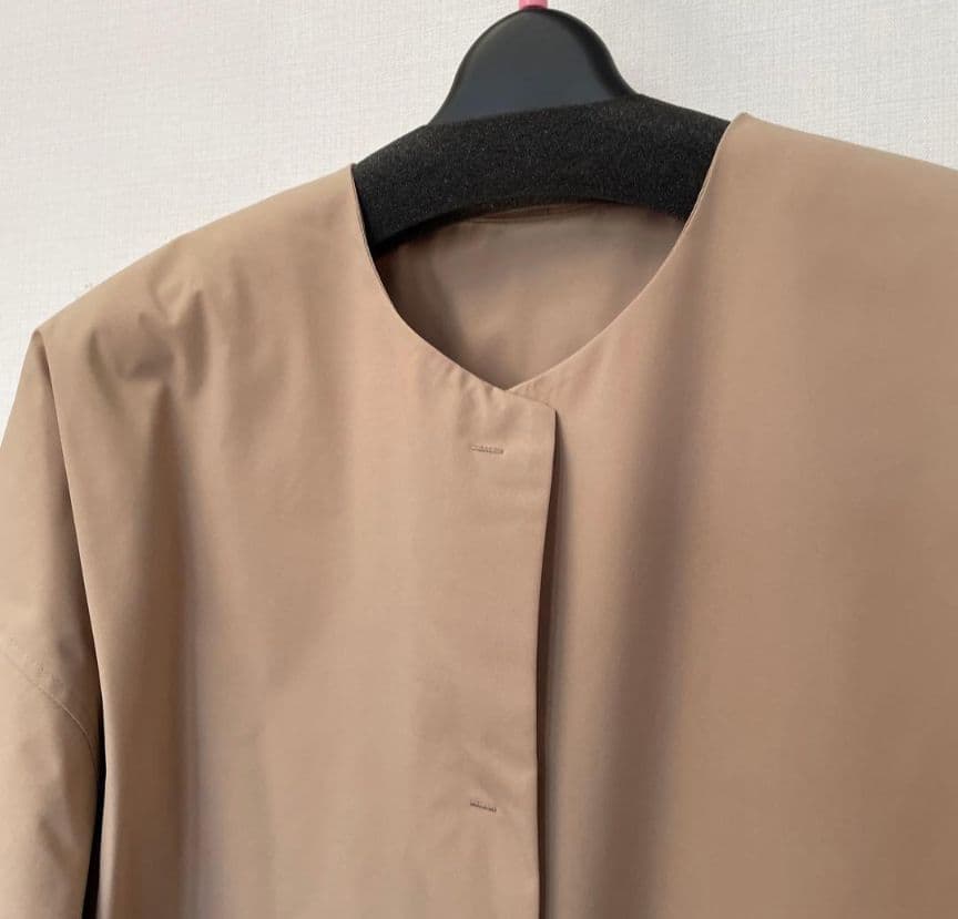 ゆうです 新品 中綿入りノーカラートレンチコート