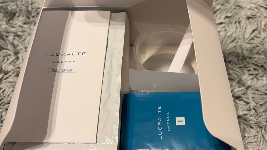LUCRALTE FACE MASK 炭酸パック