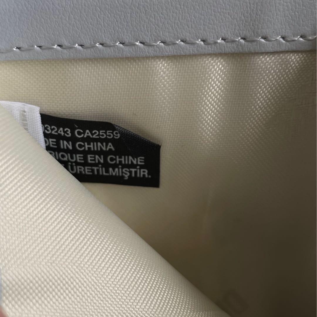 DIESEL　ディーゼル　三つ折り財布　デカロゴ　ホワイト レザー