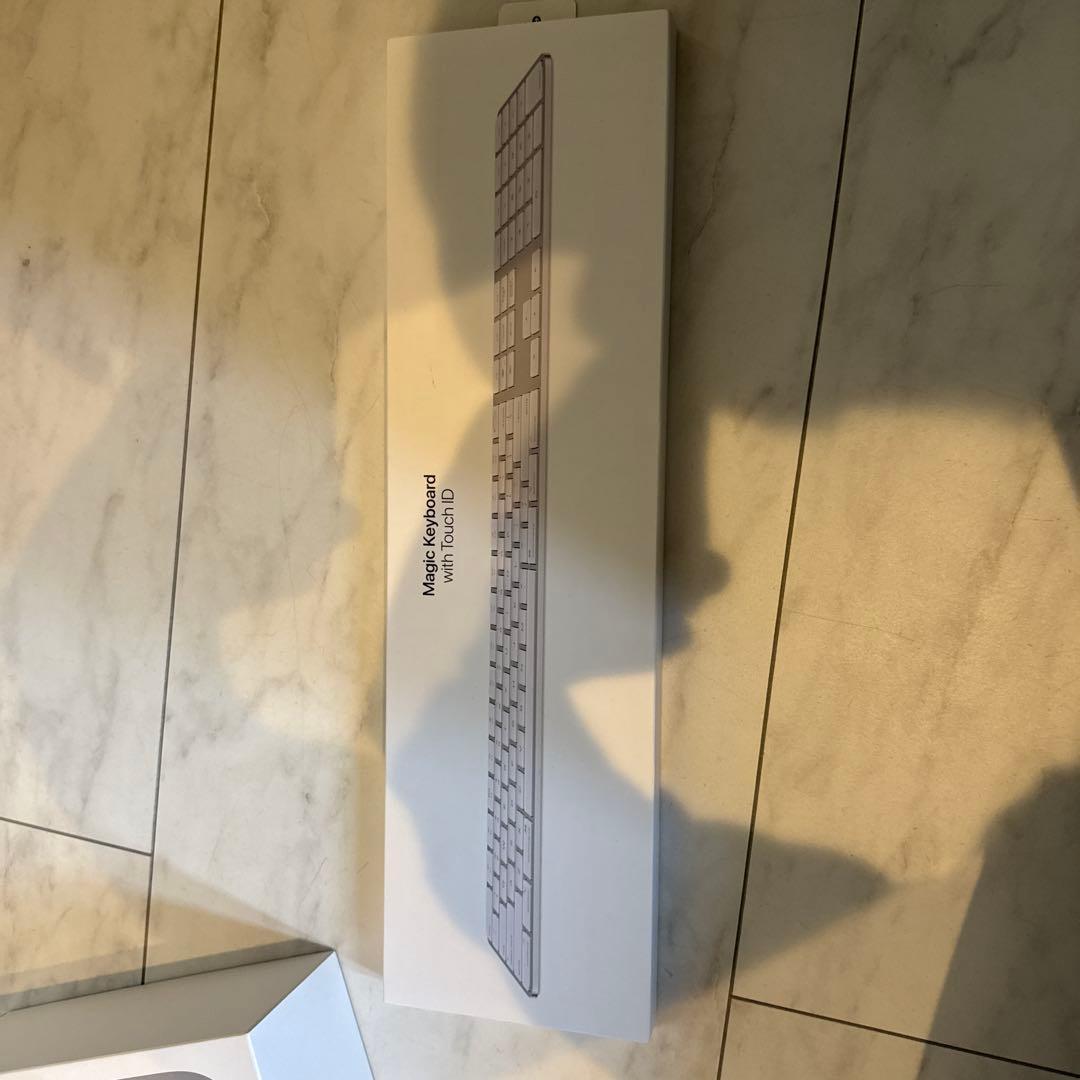 Macmini M2 A2686+マジックキーボードタッチID+マジックマウス