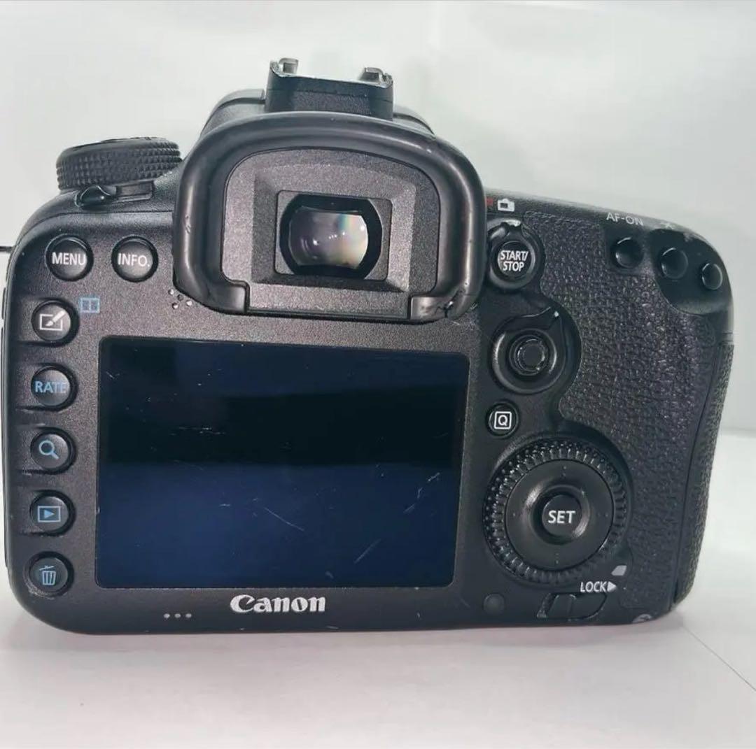 キャノン　Canon EOS 7D Mark II