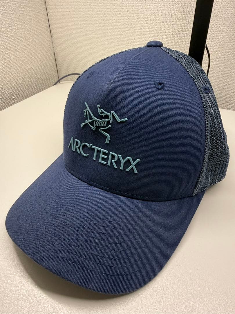 ARC'TERYX ネイビー メッシュキャップ