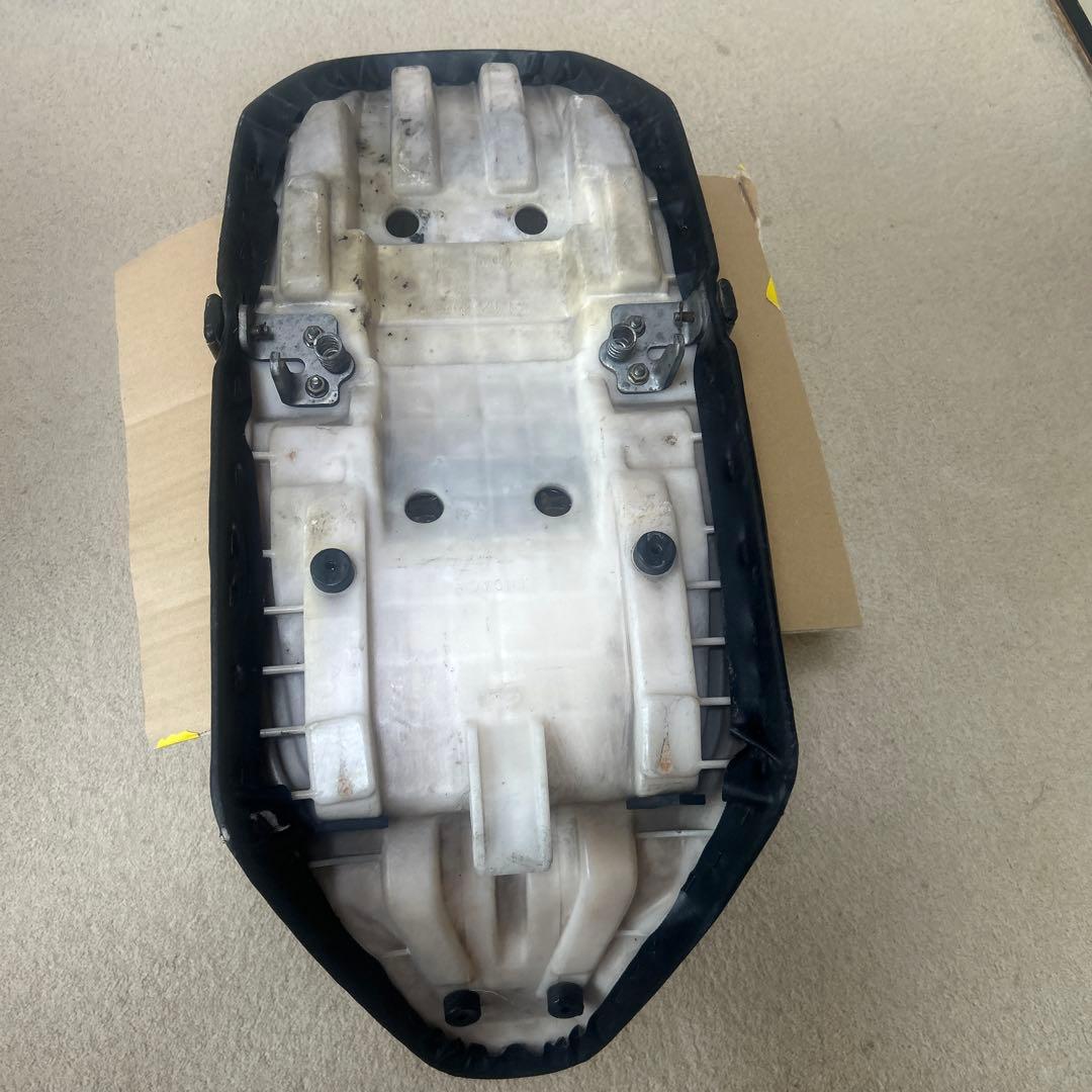 ヤマハ　rz125 純正シート