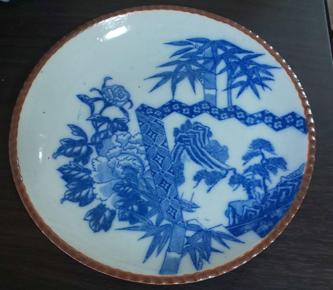 イゲ皿印判皿　青い花柄の陶磁器平皿