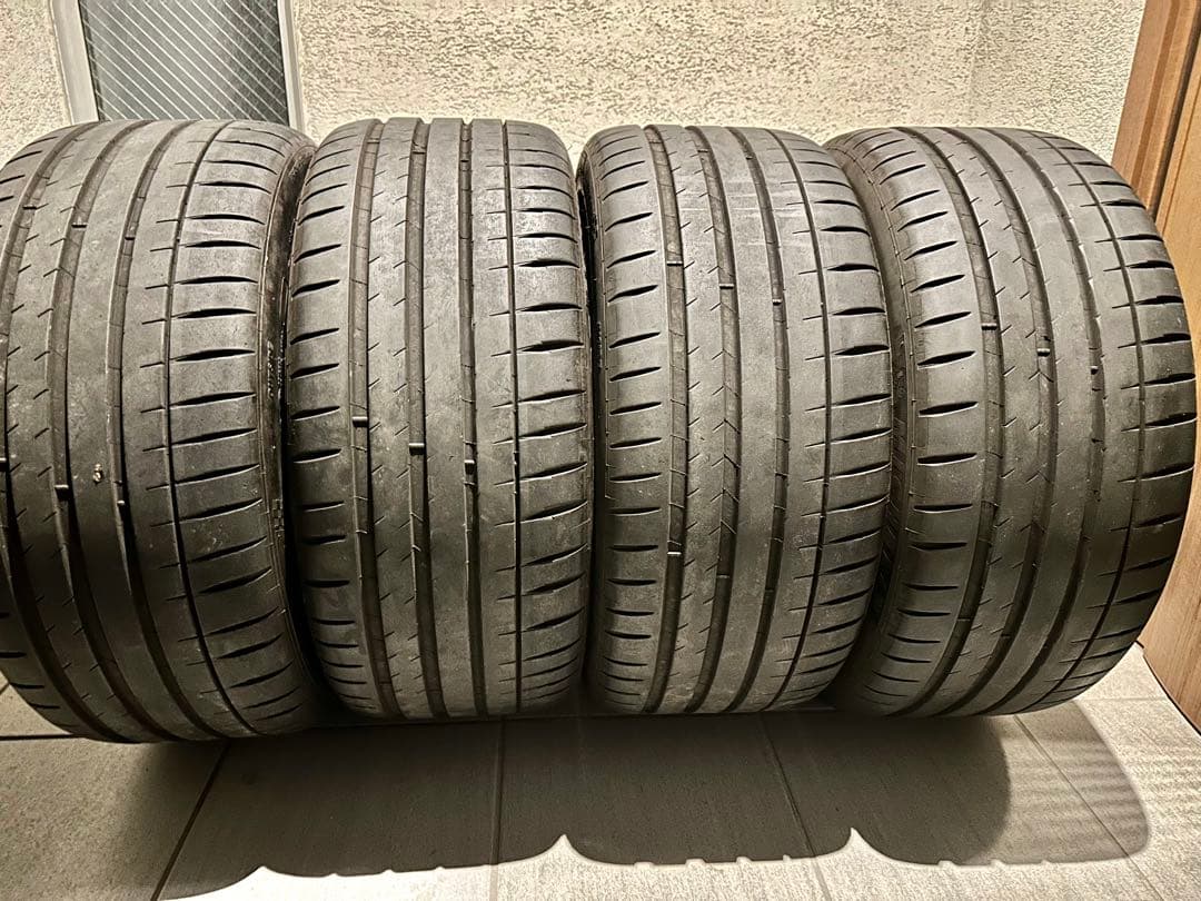 ①ミシュランパイロットスポーツ4S 245/40ZR18①②両方購入願います