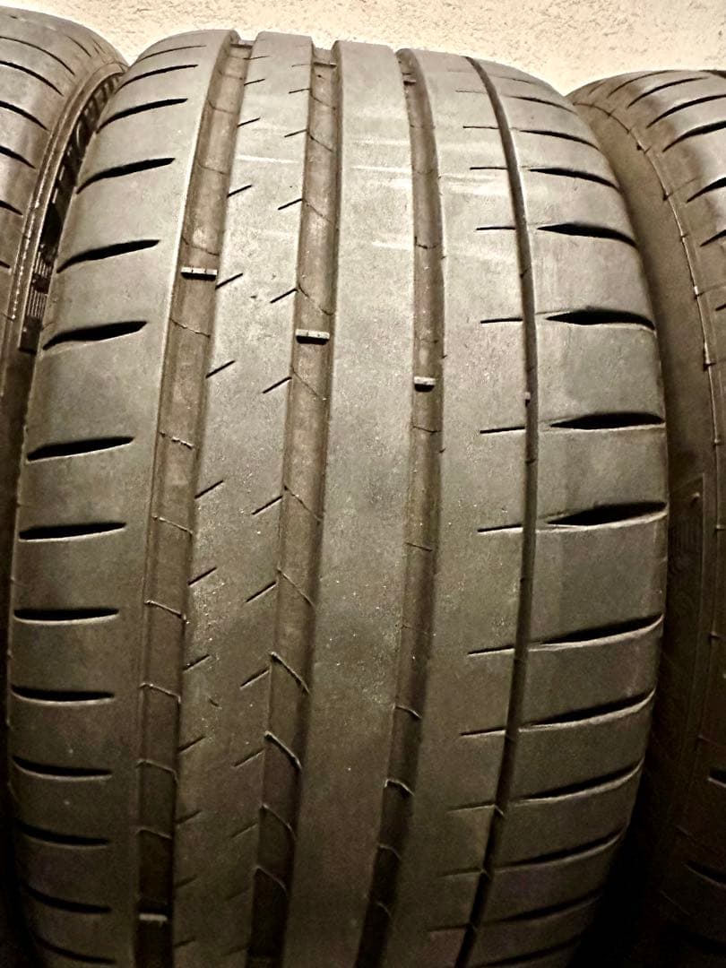 ①ミシュランパイロットスポーツ4S 245/40ZR18①②両方購入願います