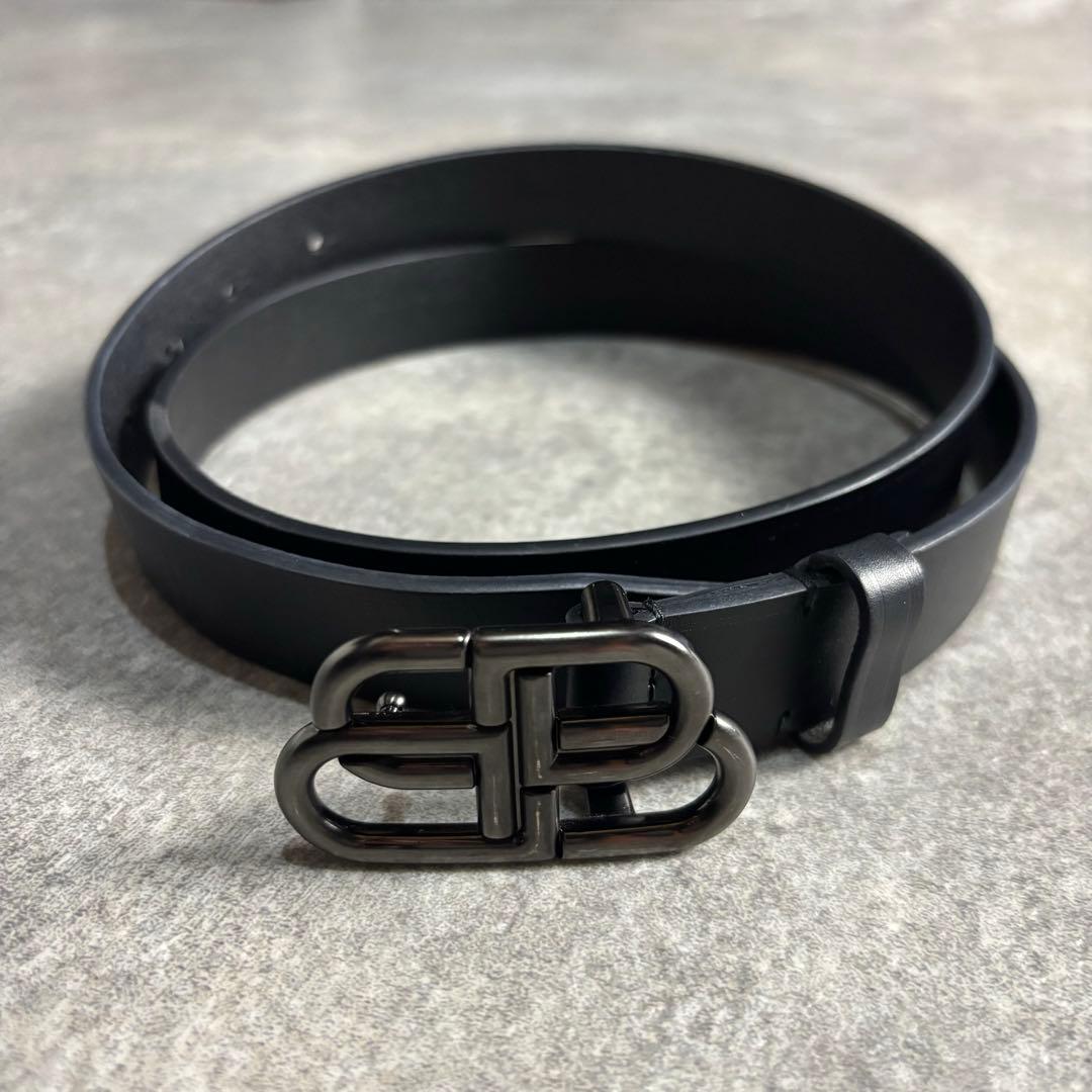 現行モデル BALENCIAGA ベルト BBロゴ マットシルバーバックル