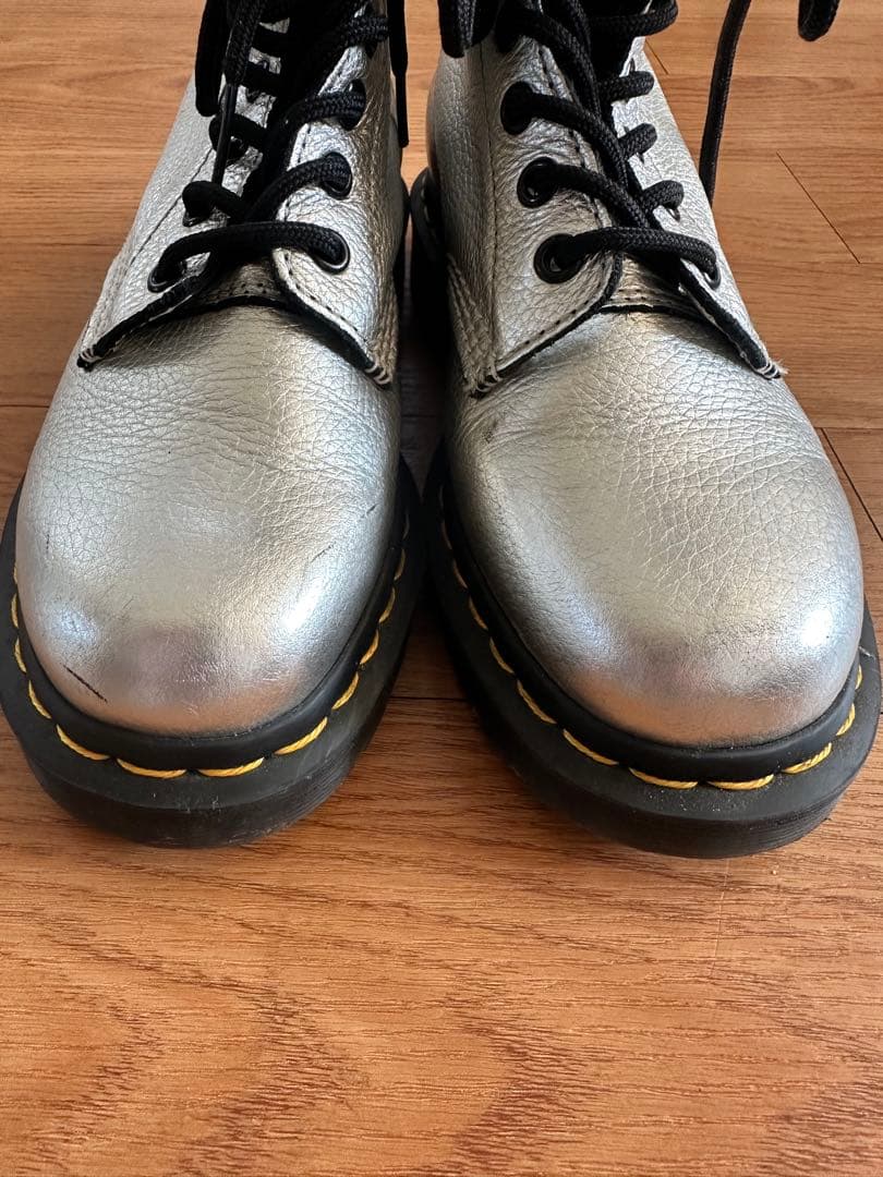 Dr. Martens Pascal 8 Eye Boots シルバー 4 UK