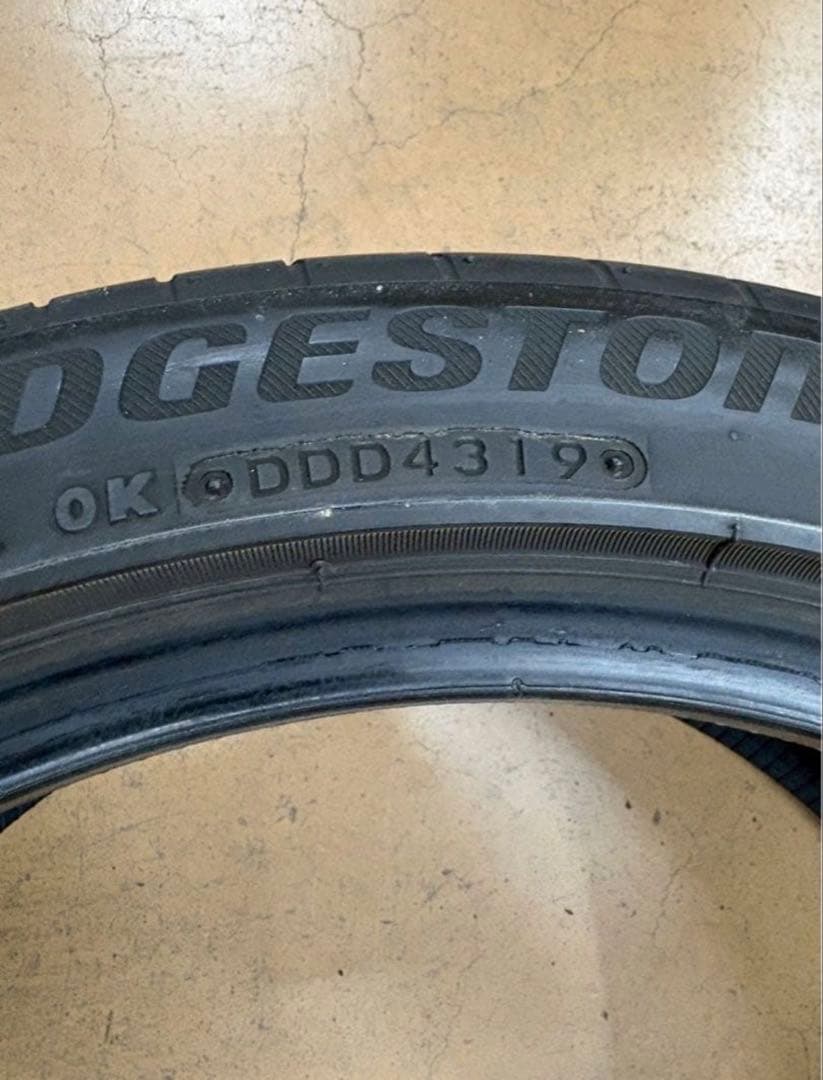 ブリヂストン REGNO 215/45R17 タイヤ