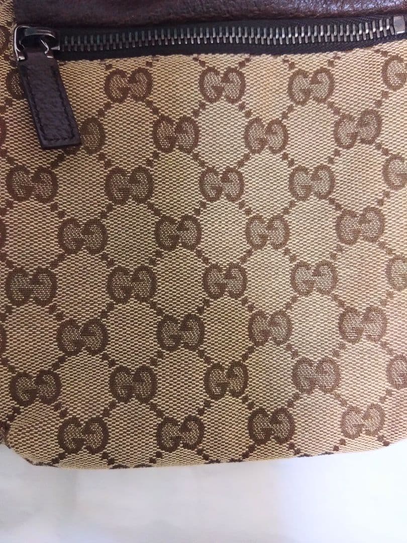 【美品】GUCCI GGキャンバス ボディバッグ　布袋付き