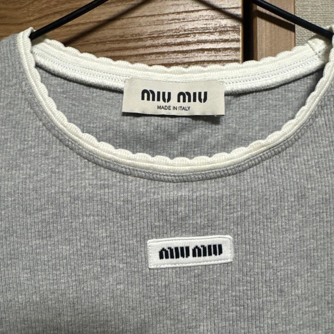 【miumiu】フリルTシャツ