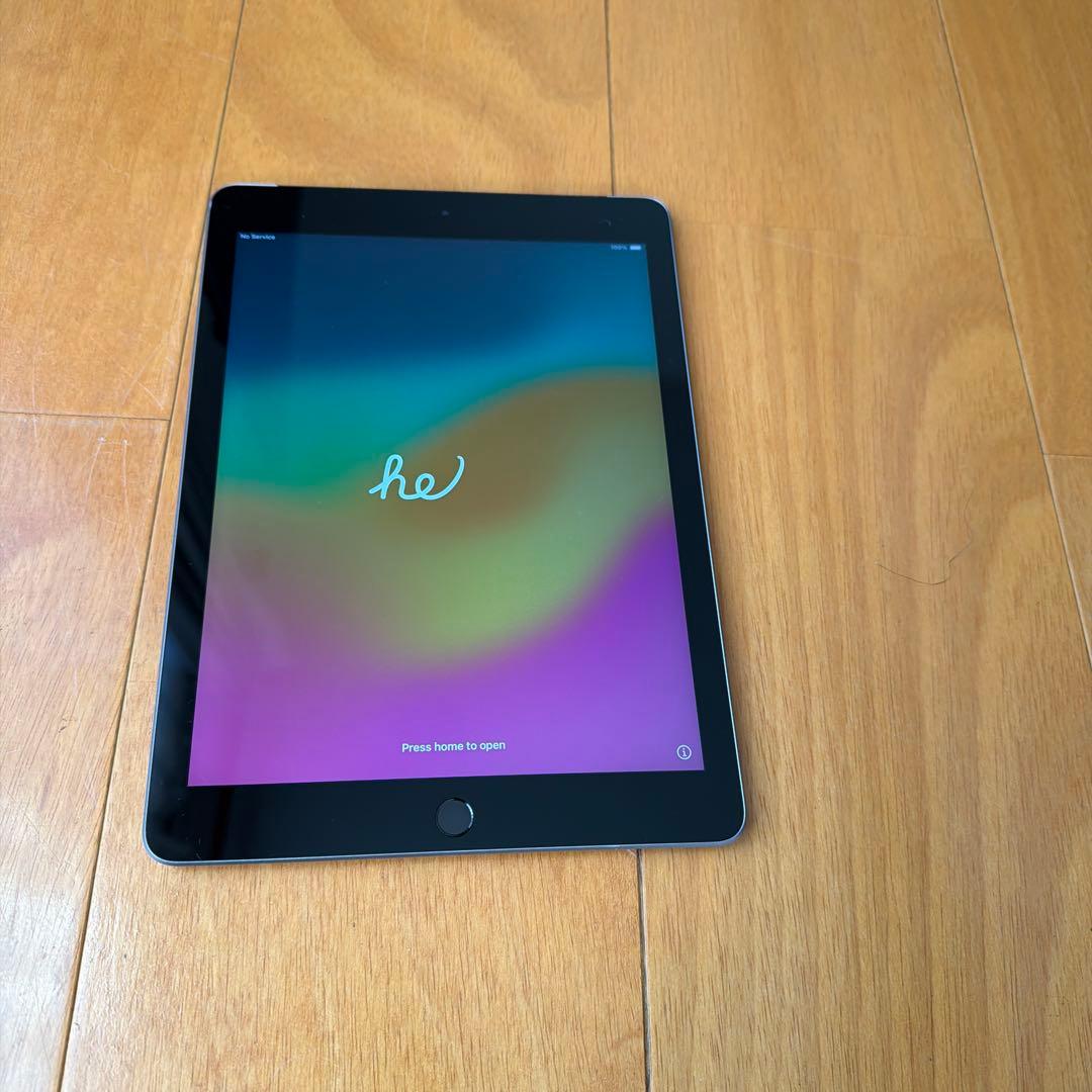 Apple iPad 6th Generation シルバー 本体