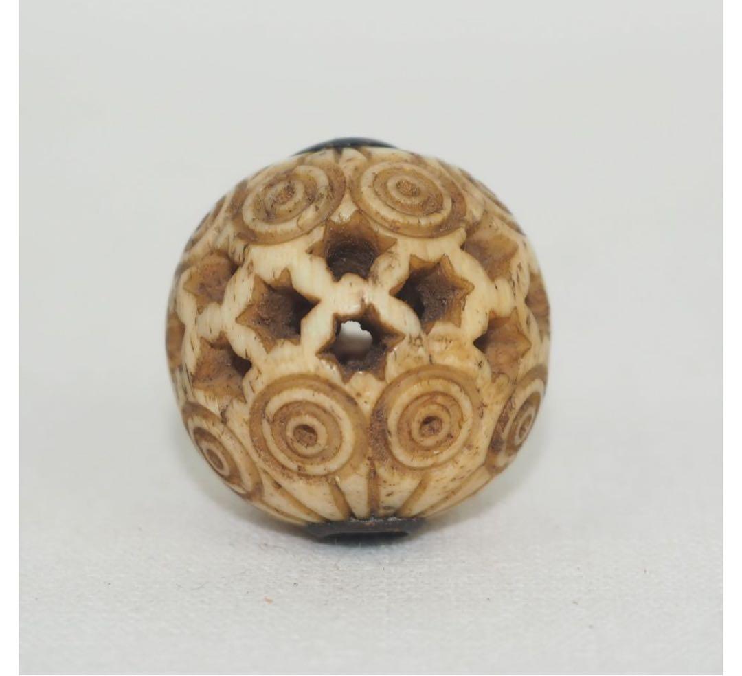 送料無料　時代物　鹿角彫　透かし彫り緒締玉　径1.9cm