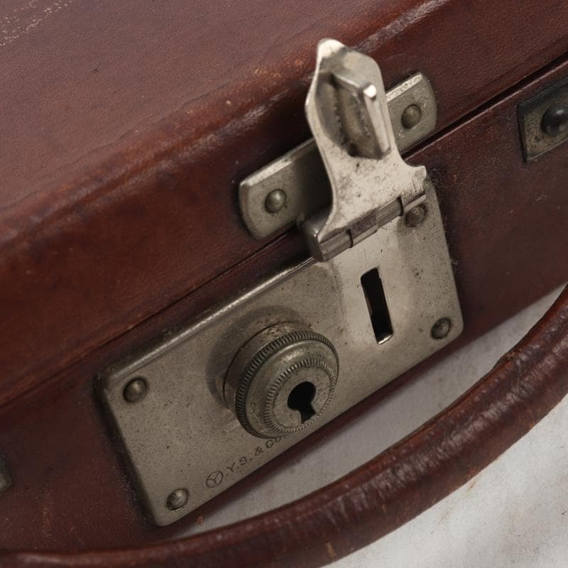 レトロ革トランク　ミニトランク　レザートランク　アンティーク　T66