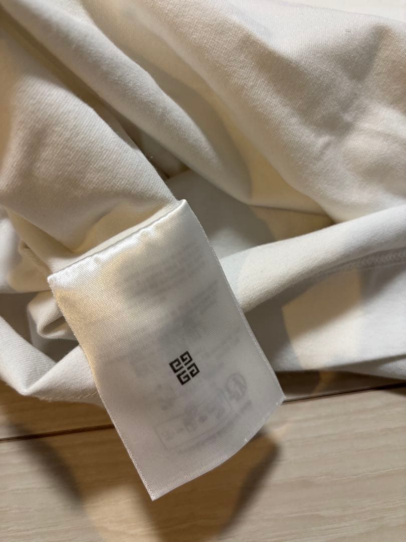 Givenchy ホワイト Tシャツ