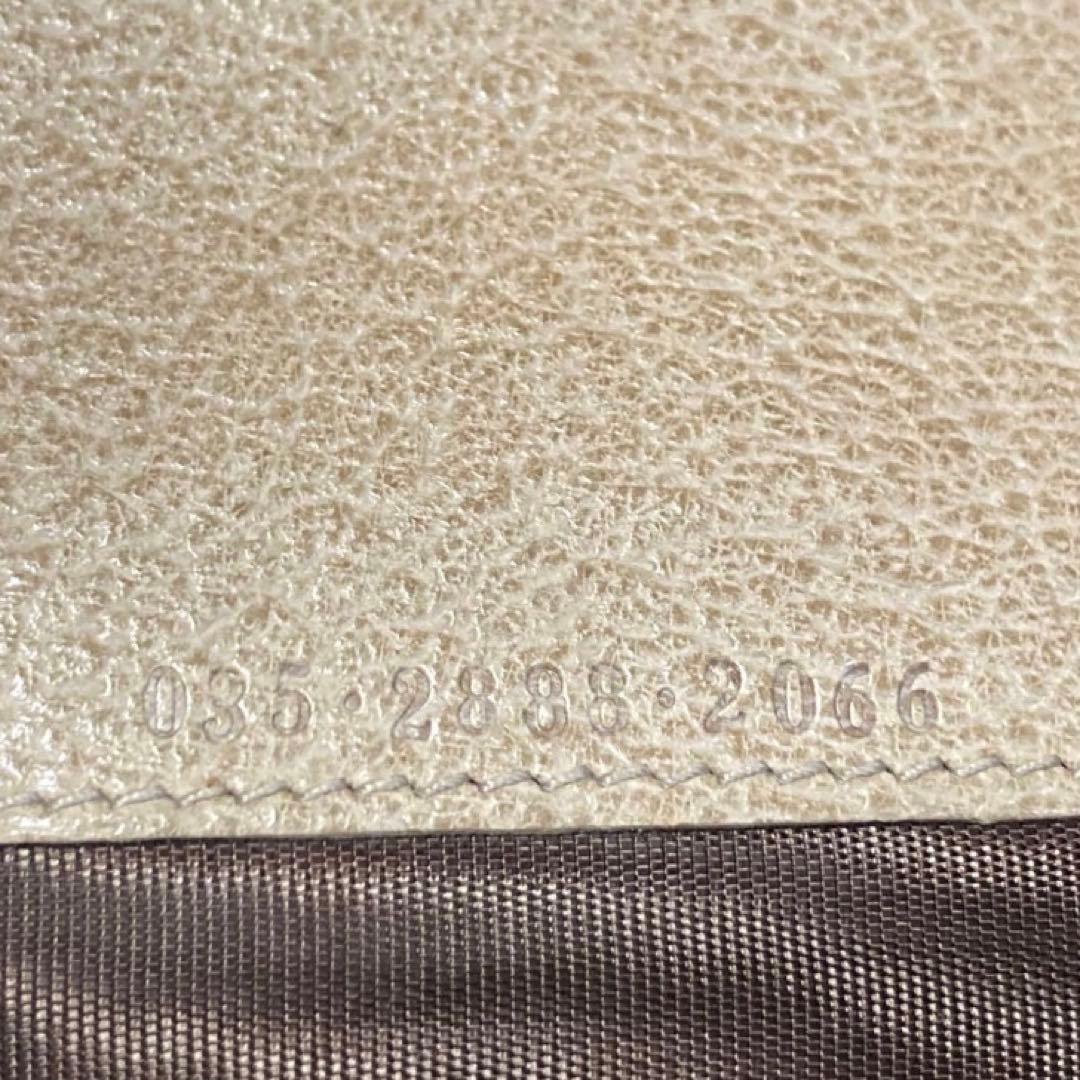 人気シリーズ　美品　GUCCI グッチ　三つ折り　長財布　ベージュ　グレー　灰色