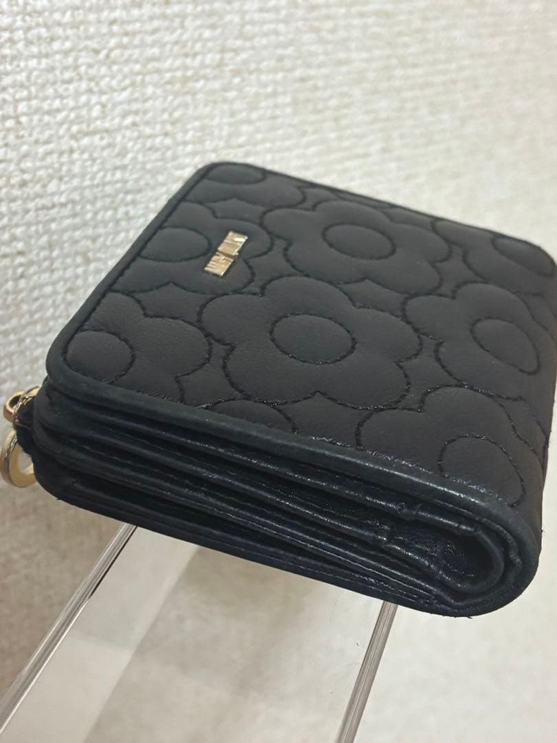 n*n様 MARY QUANT ブラック 花柄 二つ折り財布