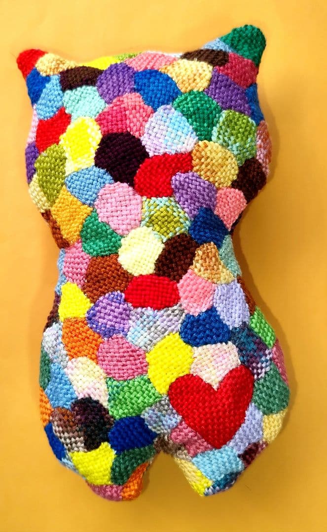 カラフルなダーニング刺繍のぬいぐるみ　まみさん専用です
