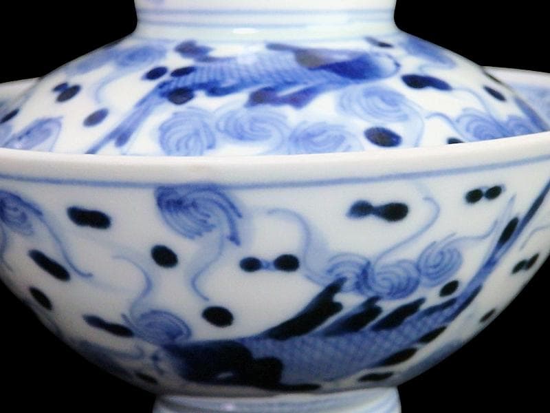 古伊万里　染付　流水に鯉の図　蓋茶碗　E871AS-fbsn