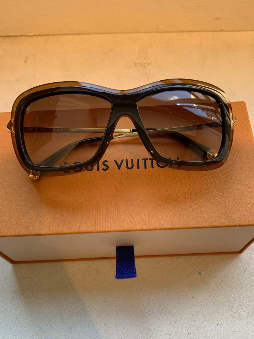 【一度使用のみ】Louis Vuitton ポピー　サングラス　フラワーモチーフ