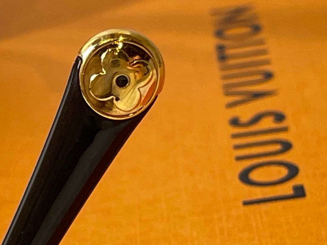 【一度使用のみ】Louis Vuitton ポピー　サングラス　フラワーモチーフ