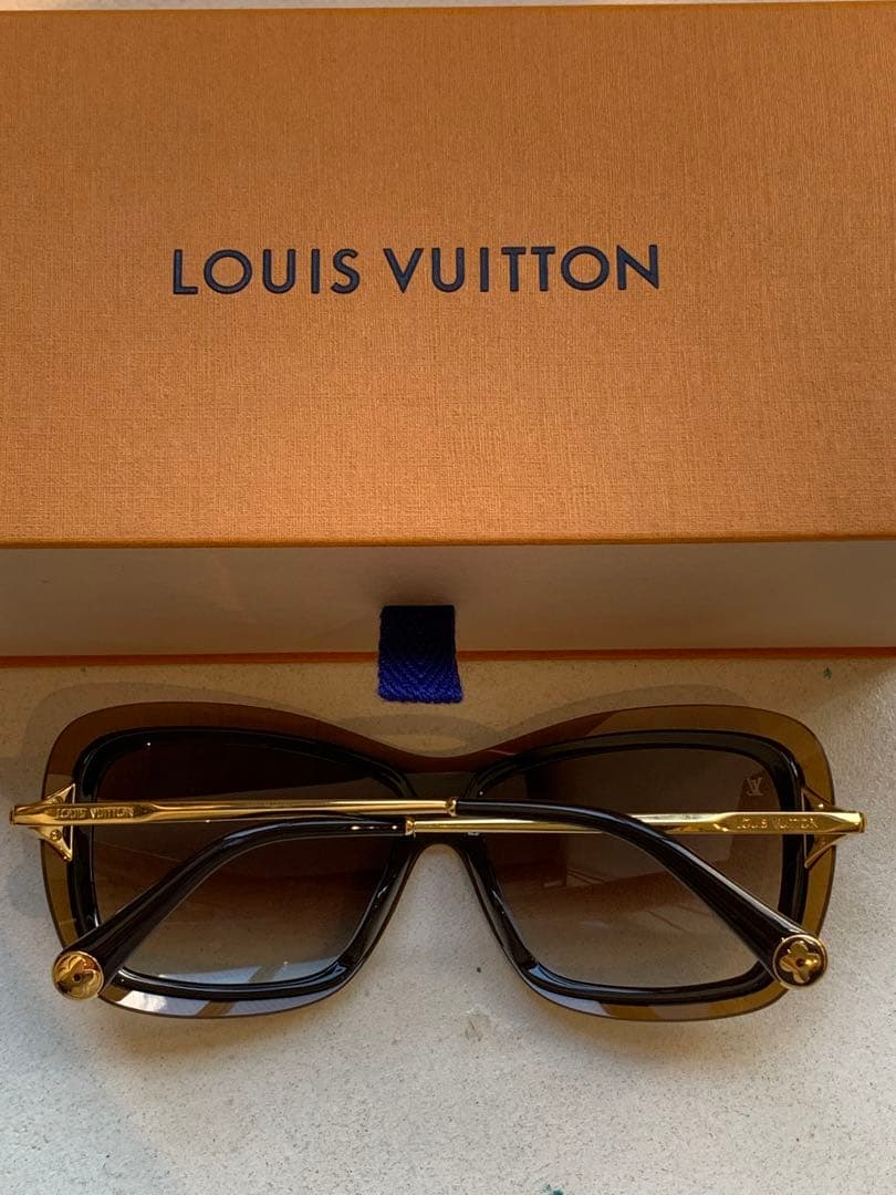 【一度使用のみ】Louis Vuitton ポピー　サングラス　フラワーモチーフ