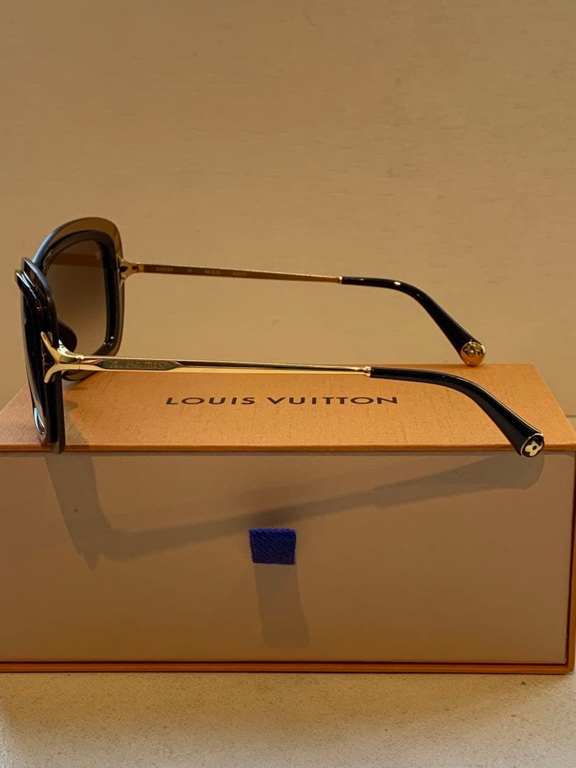 【一度使用のみ】Louis Vuitton ポピー　サングラス　フラワーモチーフ
