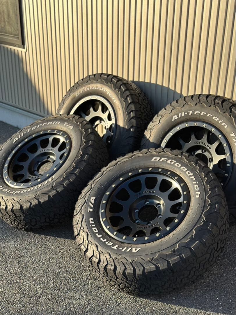 ランドクルーザープラド　ホイール　METHOD RACE WHEELS