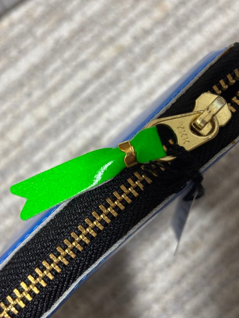 コムデギャルソン 青色レザー二つ折り財布