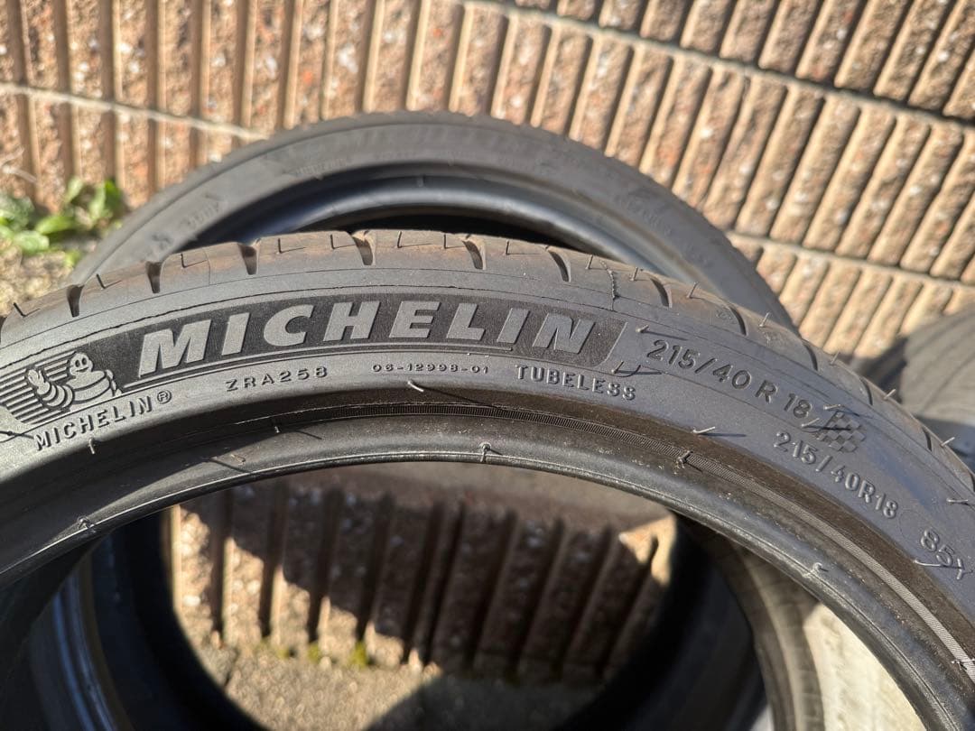 MICHELIN PILOT SPORT4 215/40R18 タイヤ