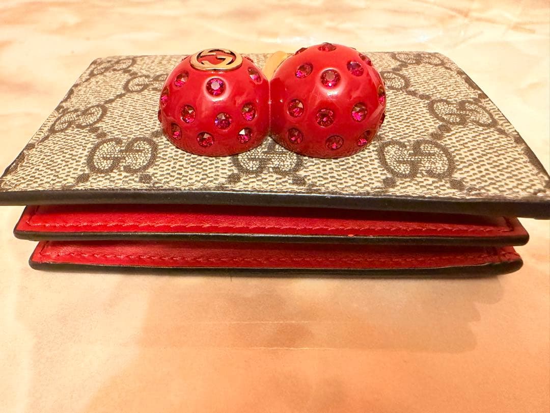 【✨極美品✨】GUCCI チェリー装飾 ビジュー欠無し二つ折り財布