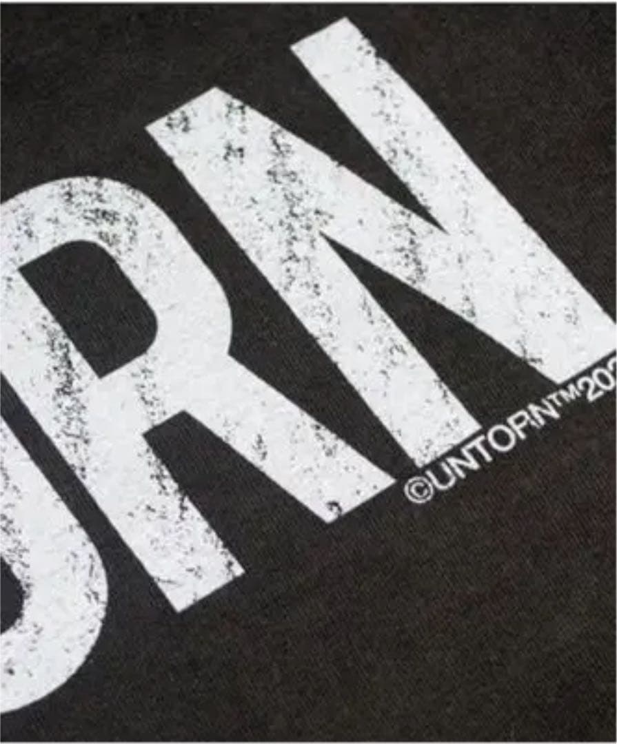 UNTORN tシャツ