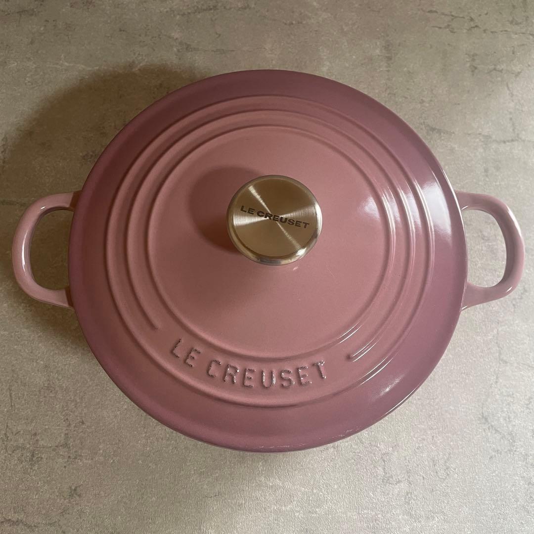 希少　ル・クルーゼ ココット・ロンド 22cm モーヴピンク　シルバーツマミ