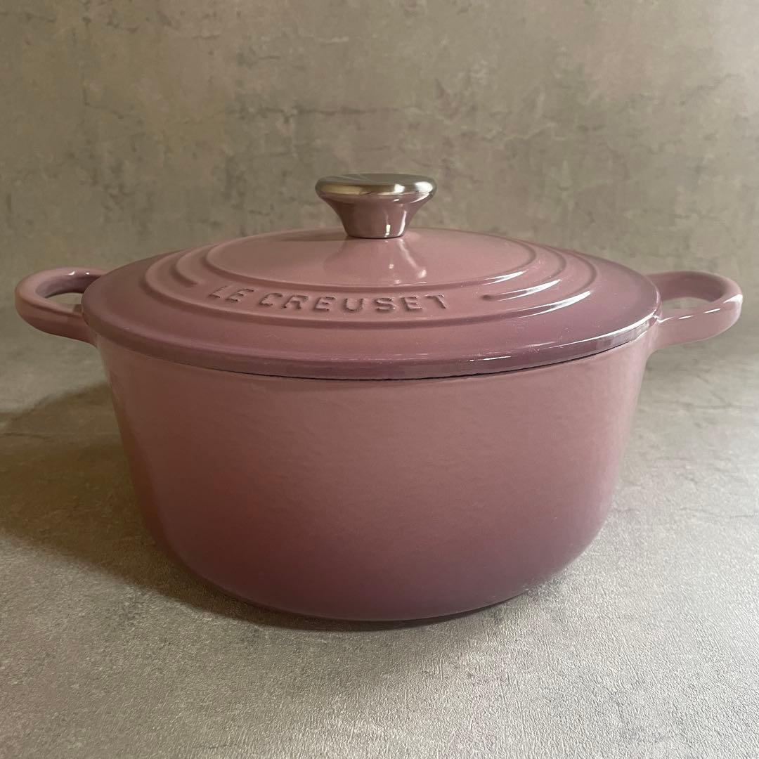 希少　ル・クルーゼ ココット・ロンド 22cm モーヴピンク　シルバーツマミ