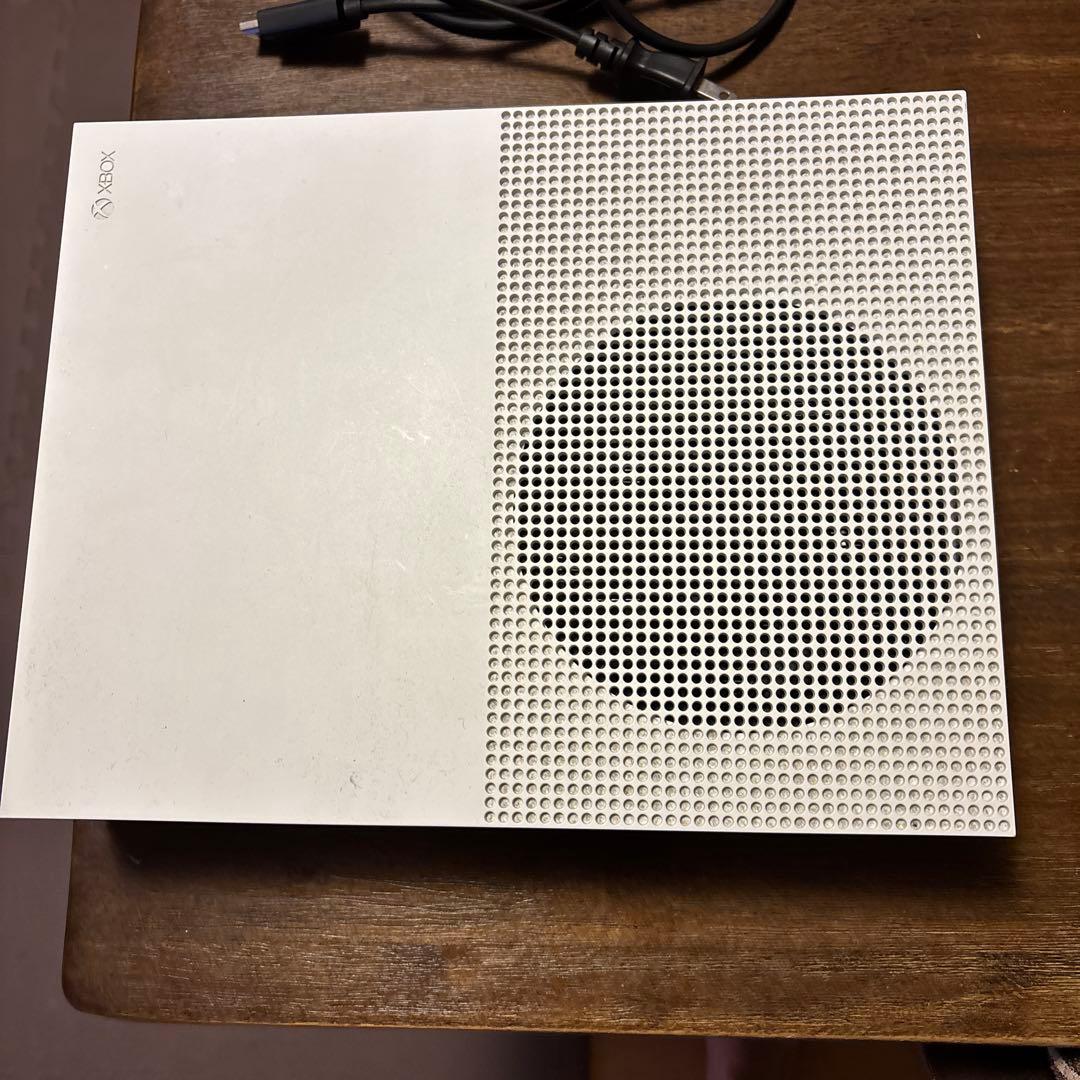 Microsoft Xbox One S 1TB 本体