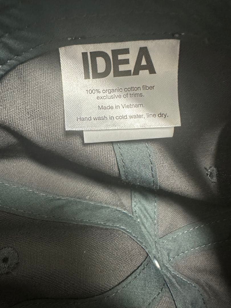 IDEA BOOKS DO YOU KNOW WHO I AM ?キャップ