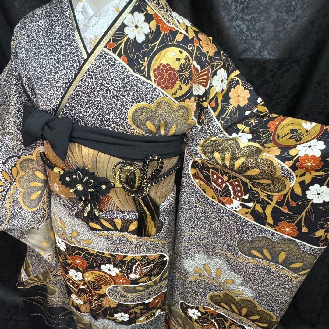 美品　たたき染　黒灰　金駒刺繍　舞蝶　金彩　松　逸品　フルセット　振袖　振り袖