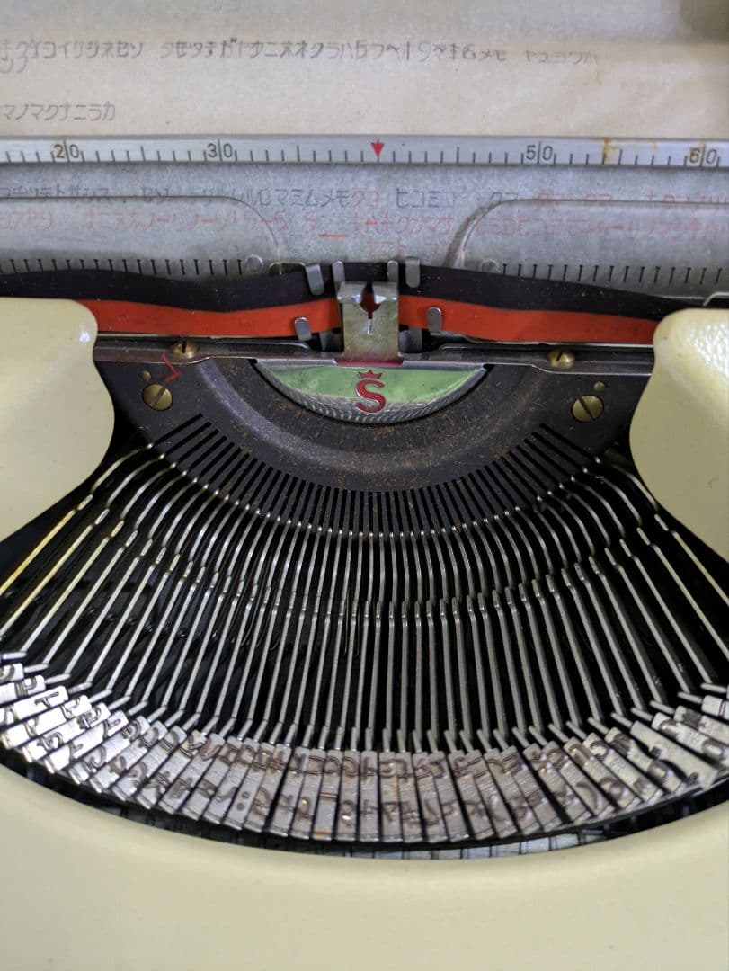 ドイツ製タイプライター　オリンピアOLYMPIA 99 希少なカナ表記