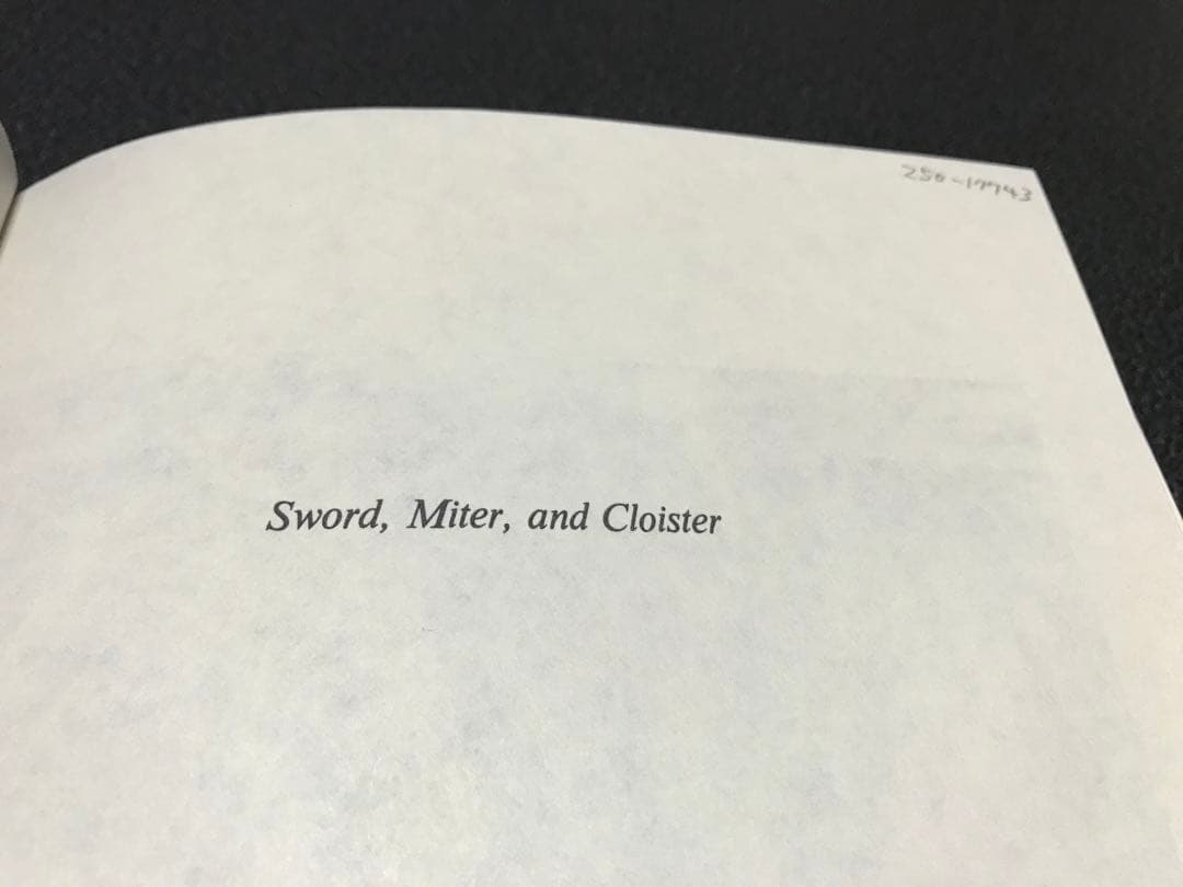 洋書 Sword, Miter, and Cloister Nobility and
