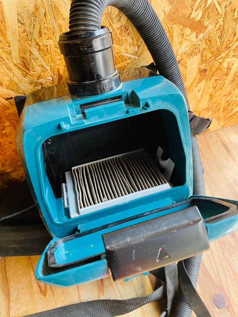 Makita HEPA 36V 背負い式掃除機　VC261Ｄ