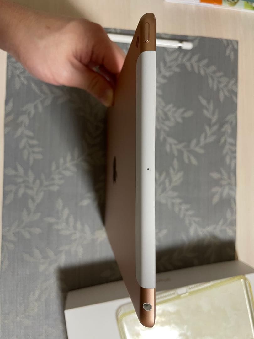 Apple iPad (第6世代) ゴールド本体 + Apple Pencil