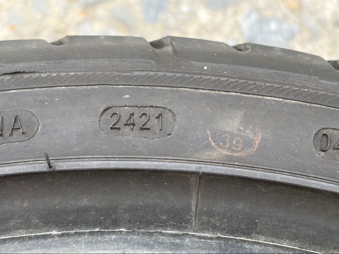 ケンダ KENDA 225/40R18 タイヤ バリ溝 2021年製造
