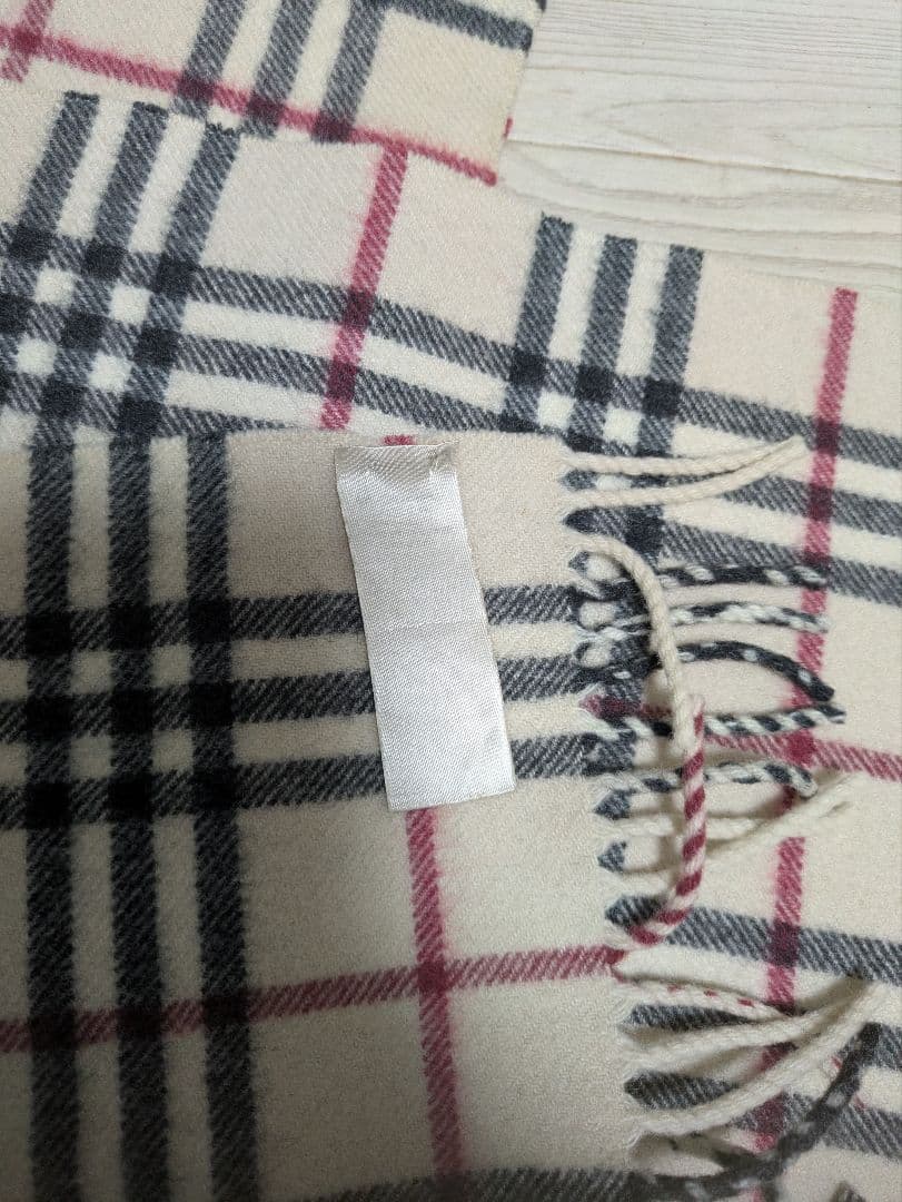 ロング暖かいBURBERRY チェック柄マフラー スコットランド製